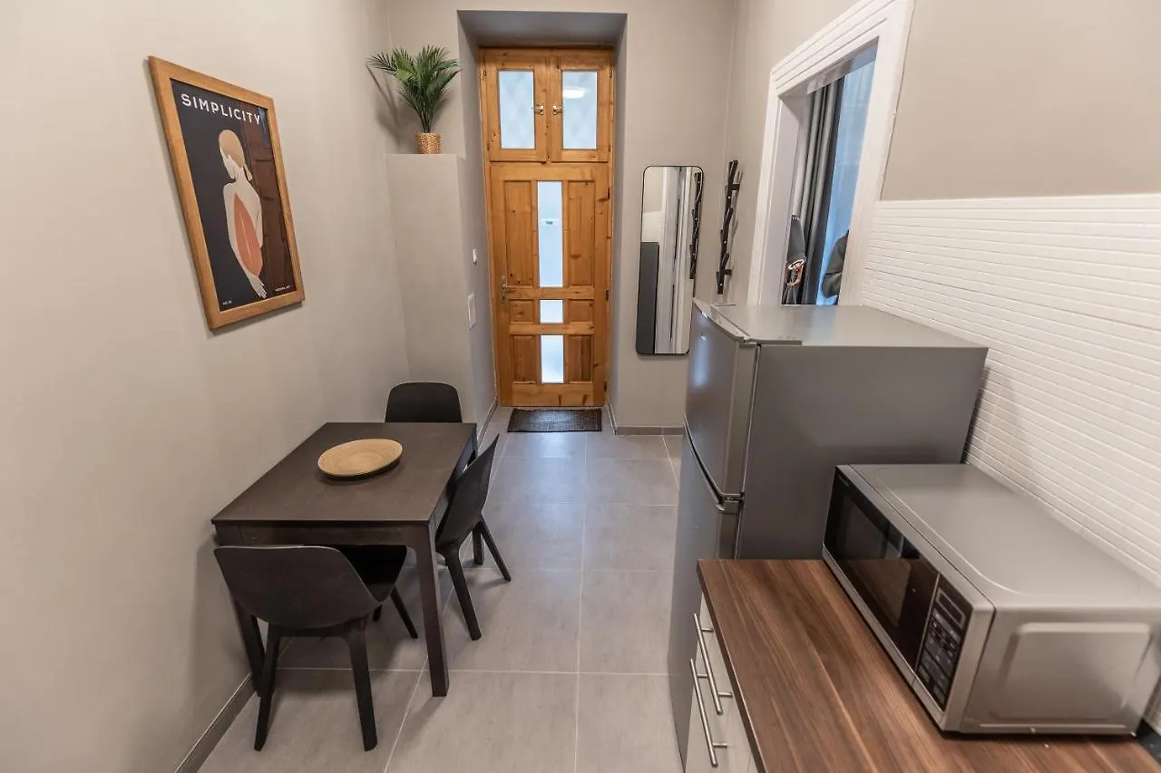 Design Studios Downtown Budapest Apartment